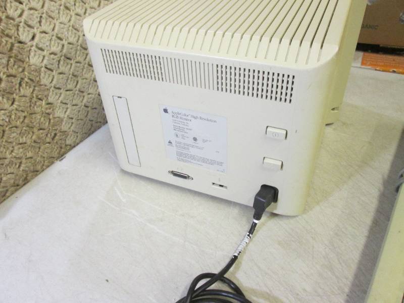 (RMT) Vintage Apple Monitor and Keyboard Monitor M1297 Apple Color High-Resolution RGB Monitor Powers On Keyboard M2980 Model KFRFE Untested