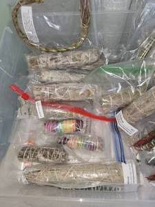 lot 17 image: Bundle Holistic Incense