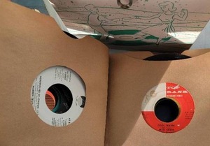 lot 65 image: Retro 45s Record Collection