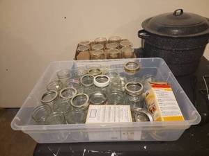lot 76 image: Huge Canning Kit