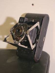 lot 51 image: Antique Kodak No. 1A  Pocket Kodak Camera