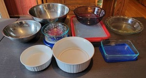 lot 72 image: Handy Bakeware Collection