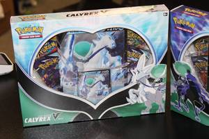 Pokemon Sword & Shield Fusion Strike ETB Box