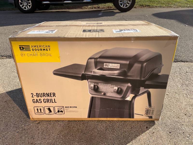 lot 56 image: New Char-Broil American Gourmet 2 Burner Classic Gas Grill - N