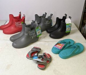 lot 110 image: Re-Sellers Dream Lot New Womens Totes Cirrus Boots, Carters Kids Sandals - N