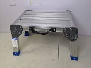 lot 76 image: HaulMaster Anodized Aluminum Step Stool Working Platform - B