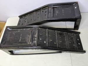 lot 85 image: Pair of Auto Ramps 6500 lb. Max GVW - B