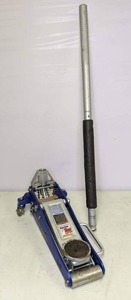 lot 154 image: 1.5 Ton Rapid Pump Racing Floor Jack -B