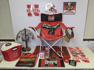lot 175 image: Support the Nebraska Cornhuskers Huskers Decoration Mugs, Lamp, Cooler, Etc. - N