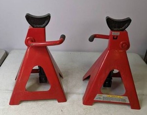 lot 143 image: Pair of Jack Stands - N