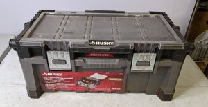 lot 147 image: Husky 22 in Cantilever Pro Tool Box - N