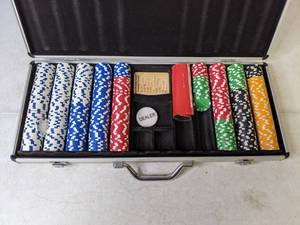 lot 191 image: Poker Chip in Carrying Case - N