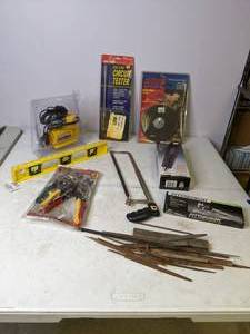 lot 122 image: Handyman Accessories Circuit Tester, Milwaukee Precision Hot Tool, Hack Saw, Digital Calipers, and more - B