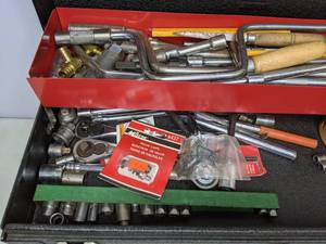 lot 209 image: Toolbox Full of Miscellaneous Tools - B