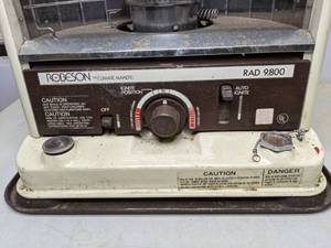 lot 215 image: Robeson Climate Maker RAD 9800 Kerosene Heater - B
