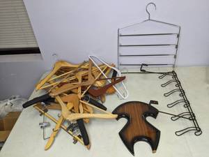 lot 254 image: Assortment of Hangers Lot - N
