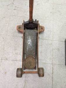 lot 226 image: Vintage Trolley Jack - B