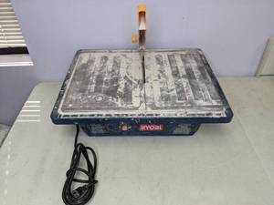 lot 276 image: Ryobi 7 Wet Tile Saw - N