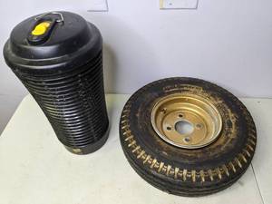 lot 345 image: Black Flag Bug Zapper and Utility & Trailer Tire  - N