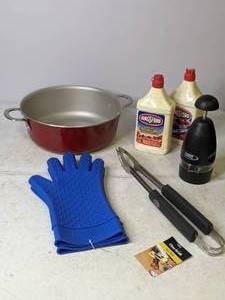 lot 385 image: Kitchen and BBQ Accessories, Most are NEW - N