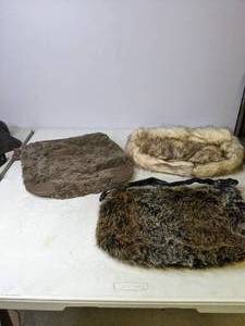 lot 314 image: Set of 3 Purses Jennifer Lopez Faux Fur and More - N