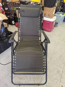 lot 315 image: Bass Pro Shops Zero Gravity Lounge Chair - N