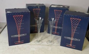 lot 434 image: Set of (4) Pairs of Vintage Mouthblown Spiral Optic Hollow Stem Champagne Glasses - N