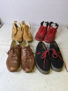 lot 390 image: Lot of 4 Pairs Mens Shoes Vince Camuto, Air Jordan,  Timberland and Polo - N
