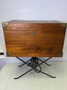 lot 415 image: Vintage Wooden Storage Chest Table - N