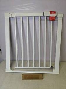 lot 362 image: White Metal Baby Gate - N
