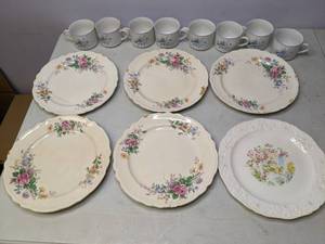 lot 352 image: Set of 6) Edwin Knowles China Plates and (8) American Bluebird by Landmark Cups - N