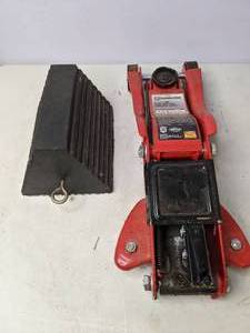 lot 443 image: Stoneway 2.5 Ton Jack & Car Stopper - N
