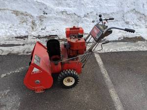 lot 445 image: Vintage Toro 724 Snowthrower - N