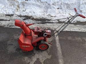 lot 448 image: Vintage Toro Snow Hound 20 Snowblower - N