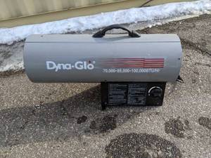 lot 450 image: Dyna Glow Propane Heater - N