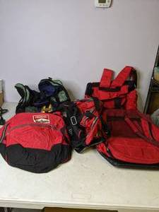 lot 465 image: Assorted Backpacks and Duffel Bags Marlboro, Trailmaker - N