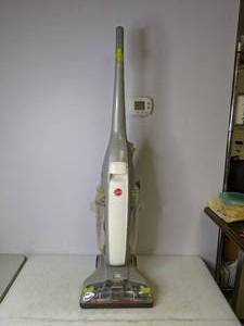 lot 471 image: Hoover FloorMate Deluxe Hard Floor Cleaner - N