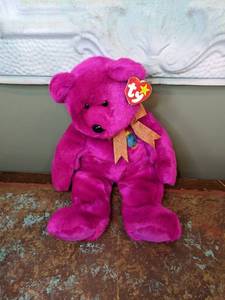 lot 604 image: TY Beanie Baby Bear Millennium - W