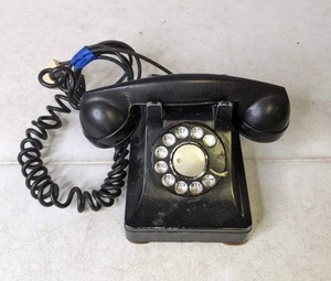 lot 477 image: Vintage Black Rotary Phone - N