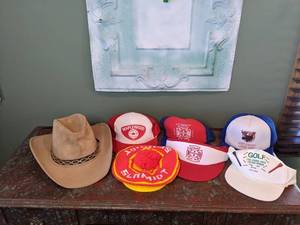 lot 619 image: Cowboy, Beanie and Five Other Hats - W