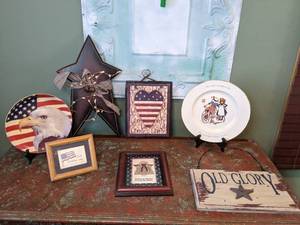 lot 620 image: Patriotic Pride. Plates, Pictures, Star - W
