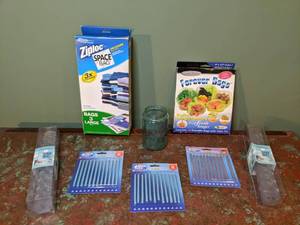 lot 628 image: ZiplocForever Bags Etc. - W