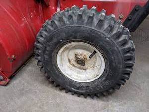 lot 8 image: Toro Power Shift 1028 Snow Blower - V