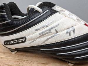lot 33 image: JJ Watt Autographed Reebok Football Cleat NFL Houston Texans Arizona Cardinals Wisconsin NCAA - T