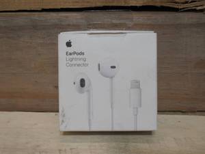 lot 120 image: Apple - EarPods with Lightning Connector - White