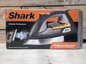 lot 134 image: Shark - Ultimate Professional Iron - CopperGray