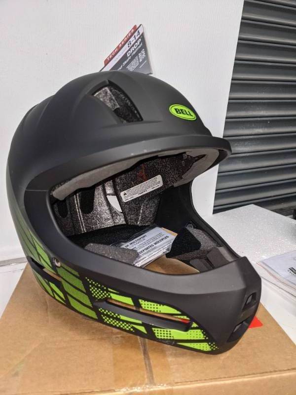 lot 147 image: Bell Drop Youth BMX Bike and Skate Helmet, 7106369, Matte Black