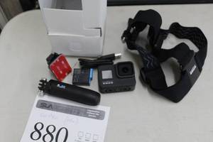 lot 880 image: GoPro 8 Black Video Camera (New )