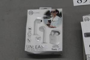 lot 889 image: Iconic Bluetooth Wireless Earbuds with charging travel case (New )