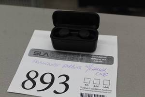 lot 893 image: Skullcandy V2VYW Wireless Earbuds, Charger Case